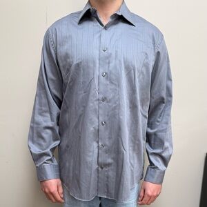 Kenneth Cole Reaction Men’s Silver Dress Shirt- size Large